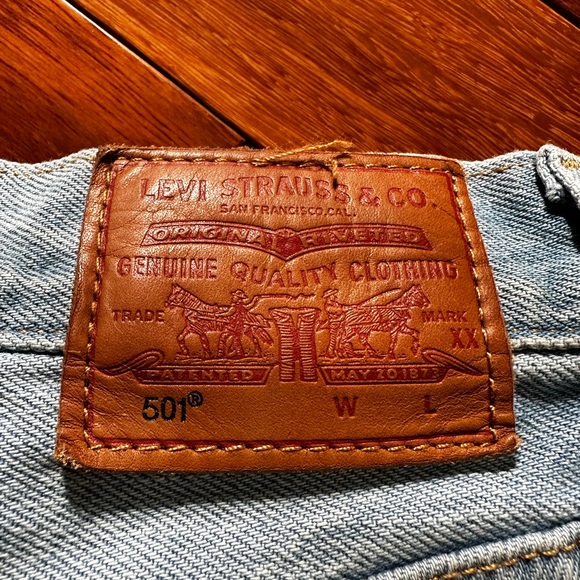 LEVIS - 501’s cutoffs size 26 - Picture 2 of 7